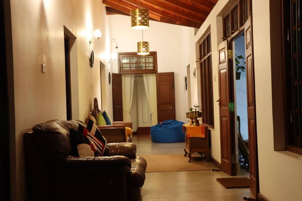 Colonial Residence Kandy Villa מראה חיצוני תמונה